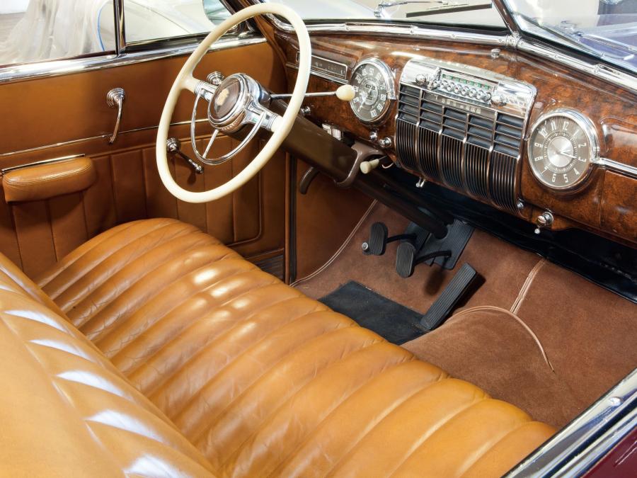Интерьер Cadillac Series 62 Convertible Coupe Deluxe (41-6267D) 1941 года  (фото 23 из 44)